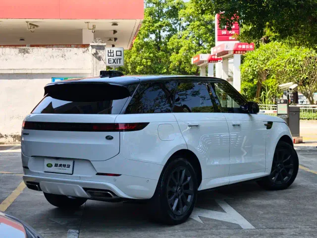 Land Rover Range Rover Sport — Фото автомобиля 12