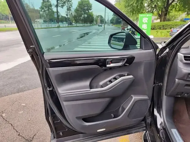 Toyota Highlander — Фото автомобиля 6