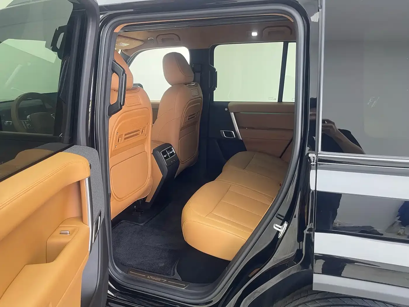 iCAR iCAR V27 2026 200KM AWD Falcon 500 — Фото автомобиля 12