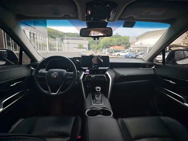 Toyota Harrier — Фото автомобиля 10