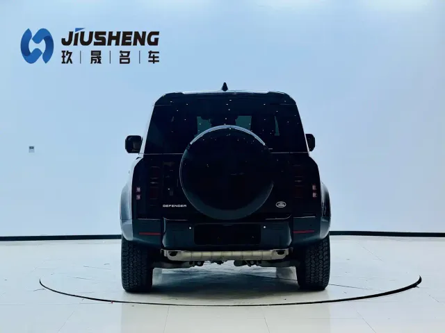 Land Rover Defender — Фото автомобиля 5