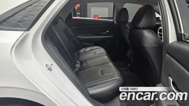 Hyundai AVANTE Новый Avante (CN7) — Фото автомобиля 12