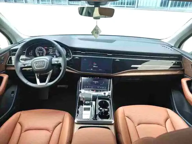 Audi Q7 — Фото автомобиля 6