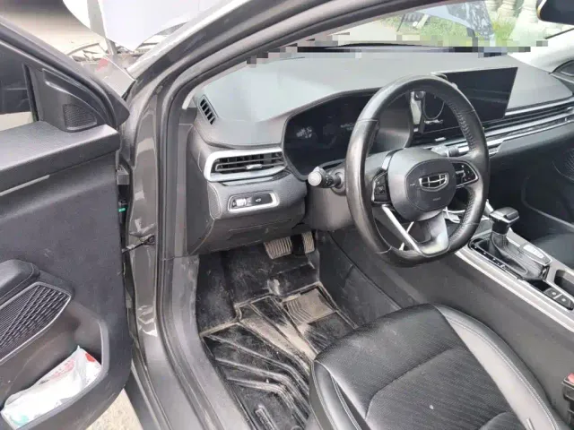 Geely Emgrand — Фото автомобиля 17