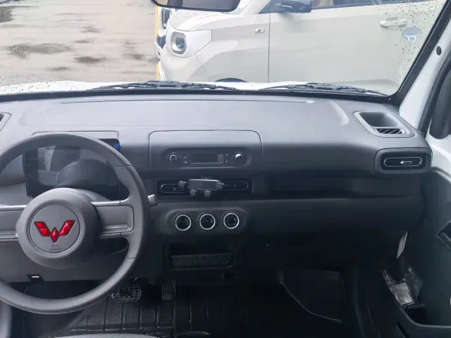 Wuling Zhiguang NEV — Фото автомобиля 5