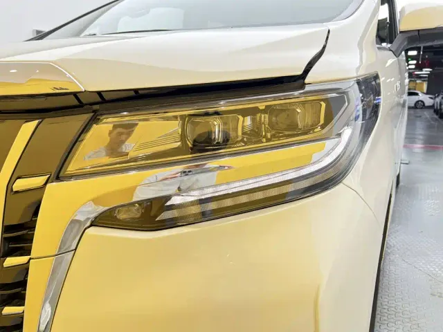 Toyota Alphard — Фото автомобиля 8