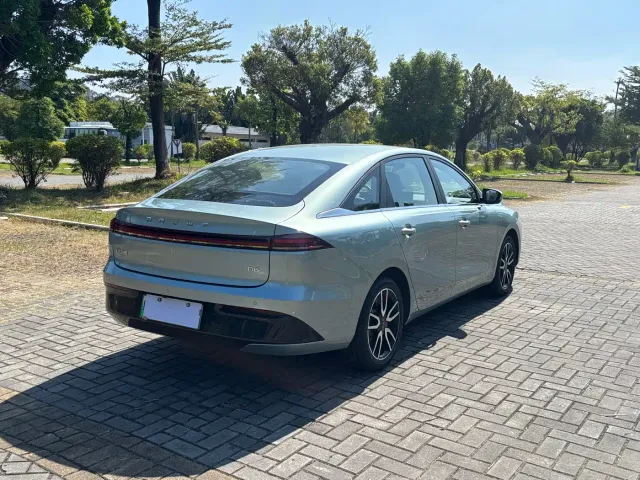 Roewe D6 — Фото автомобиля 6