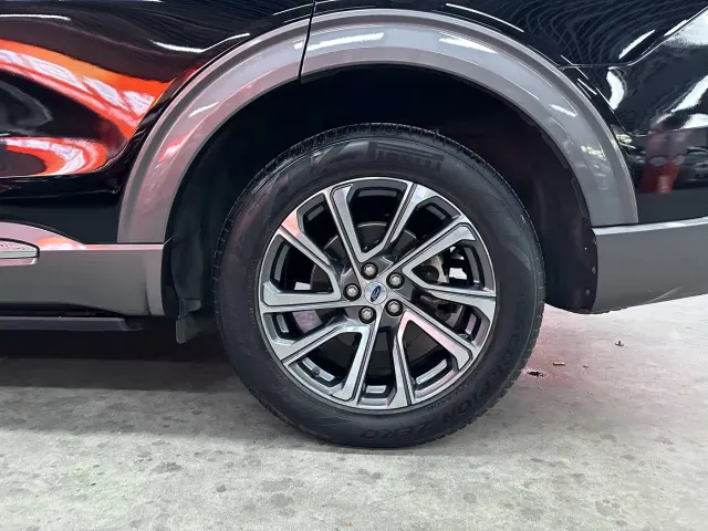 Ford Explorer — Фото автомобиля 18