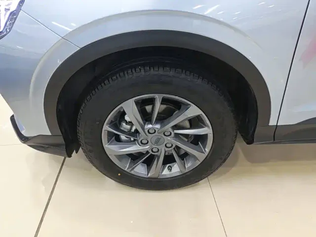 Geely Binyue — Фото автомобиля 22