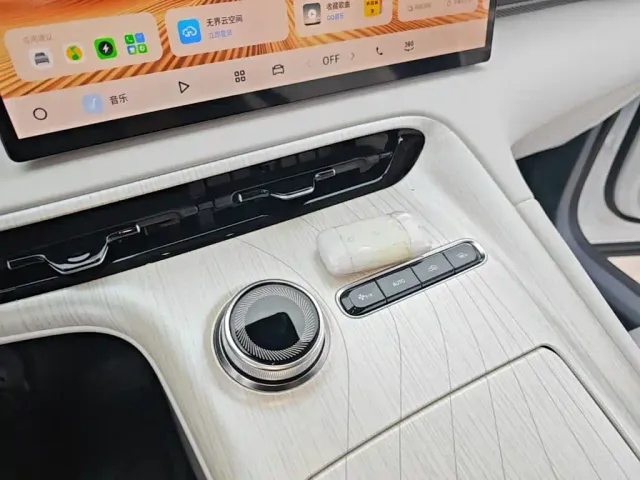 Geely Galaxy E5 — Фото автомобиля 8