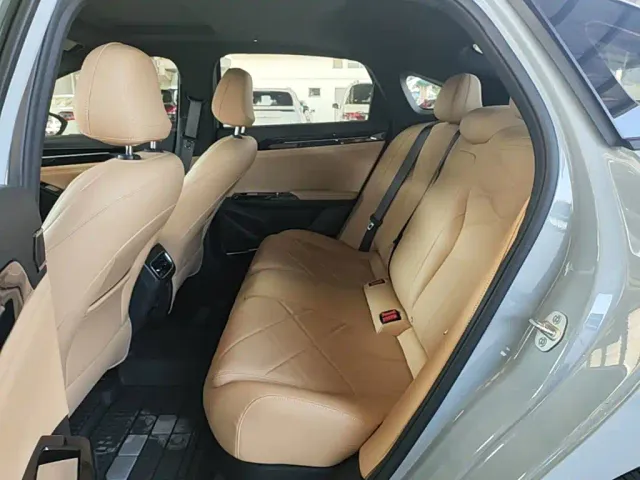 Geely Galaxy L6 — Фото автомобиля 16