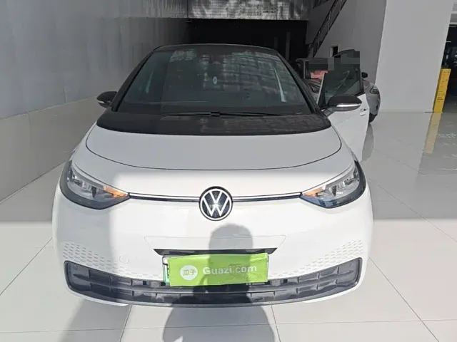 Volkswagen ID.3 — Фото автомобиля 2