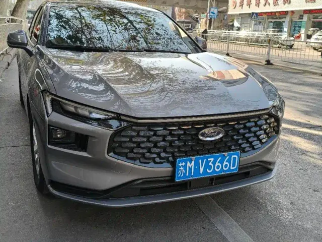 Ford Mondeo — Фото автомобиля 3