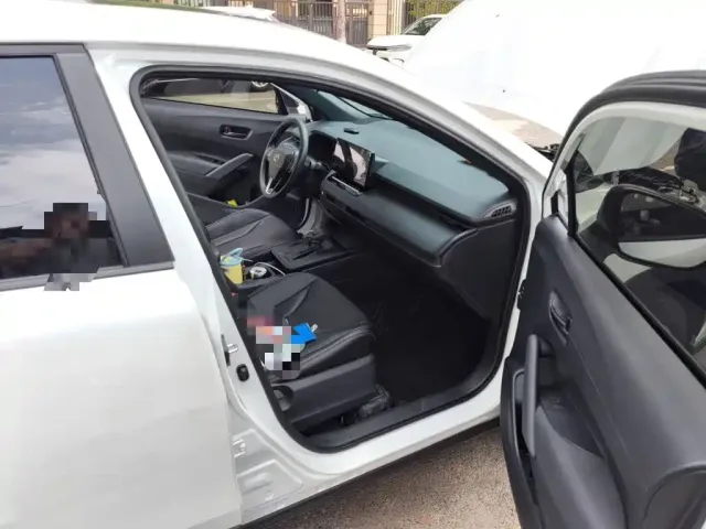Toyota Frontlander 2026 2.0L Smart Hybrid Dual Engine Leading Edition — Фото автомобиля 17