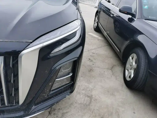 Hongqi HS3 PHEV — Фото автомобиля 23