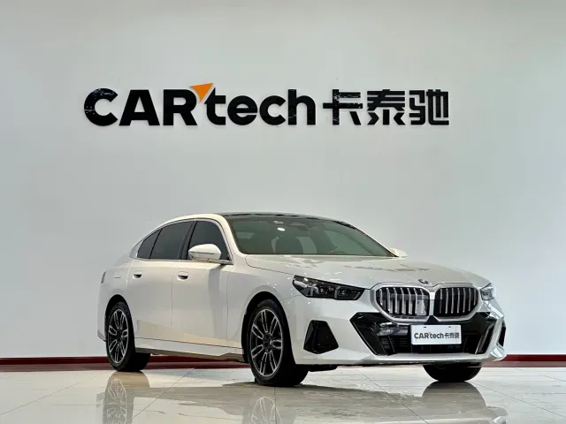 BMW 5 Series — Фото автомобиля 3