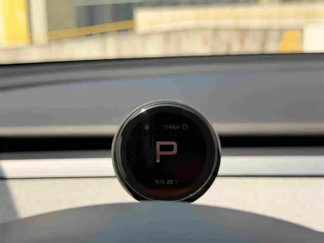 Tesla Model Y — Фото автомобиля 14