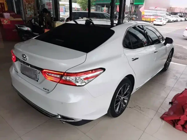 Toyota Camry — Фото автомобиля 6