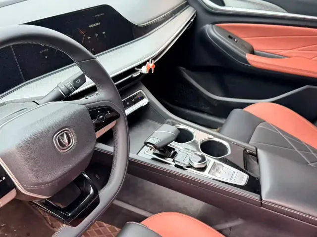 Changan Eado — Фото автомобиля 4