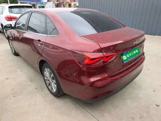 Chevrolet Monza — Фото автомобиля 4