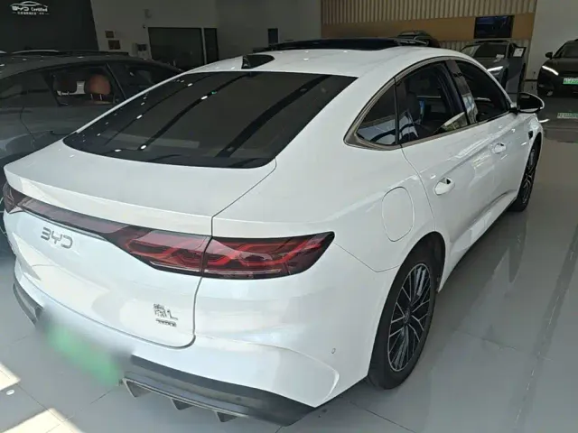 BYD Qin L — Фото автомобиля 6