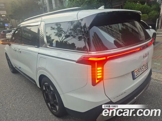 Kia Carnival Generation 4 — Фото автомобиля 5