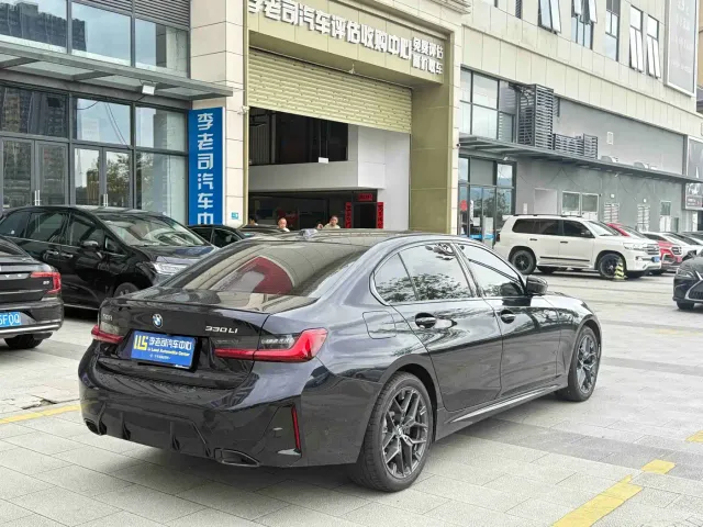 BMW 3 Series — Фото автомобиля 3