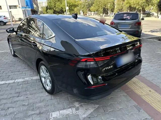 Honda Accord — Фото автомобиля 10