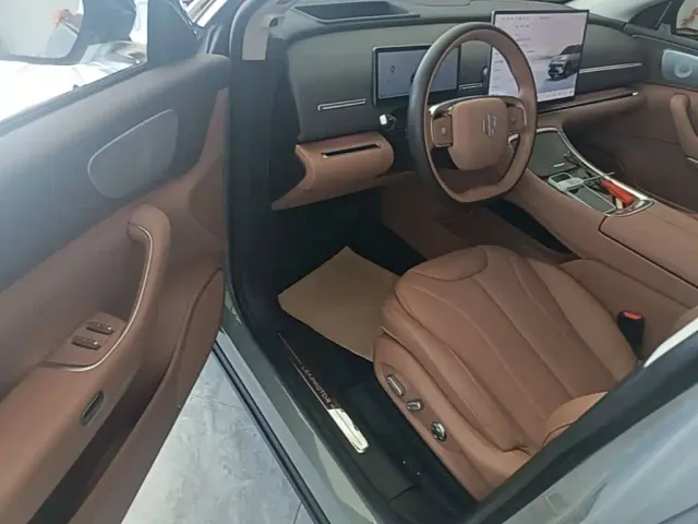 Leapmotor C11 — Фото автомобиля 15