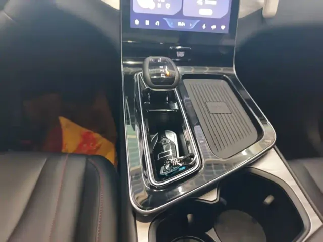 Bestune T90 — Фото автомобиля 13
