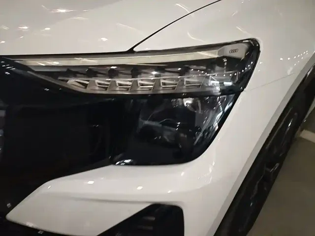 Audi Audi Q5 e-tron 2022 40 e-tron Starlight Mech Suit — Фото автомобиля 23