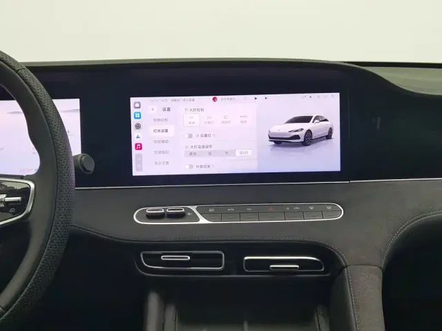 Roewe D7 — Фото автомобиля 12
