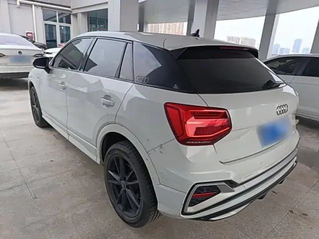 Audi Q2L — Фото автомобиля 4