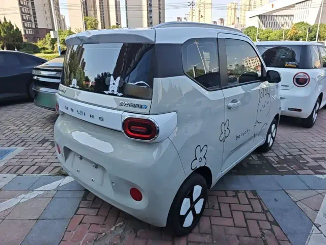 Wuling Hongguang Mini EV — Фото автомобиля 6