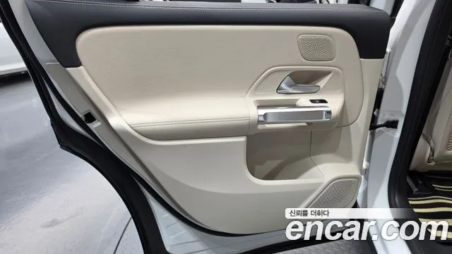Mercedes-Benz EQB X243 — Фото автомобиля 14