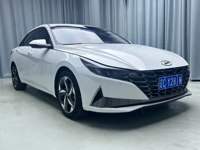 Hyundai Elantra — Фото автомобиля 3