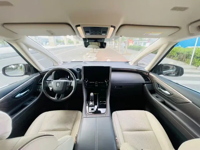 Toyota Vellfire — Фото автомобиля 10