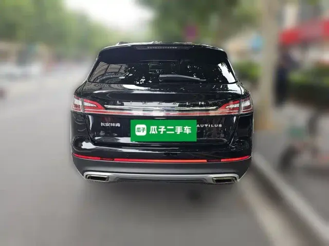 Lincoln Nautilus 2021 2.0T AWD Exclusive Edition — Фото автомобиля 3