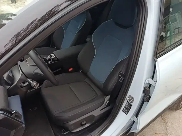 Volvo EX30 — Фото автомобиля 14