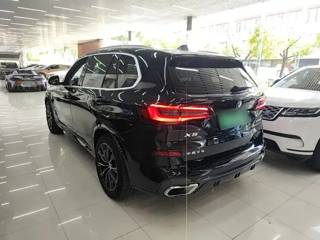 BMW X5 — Фото автомобиля 4
