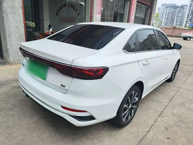 Geely Emgrand — Фото автомобиля 6