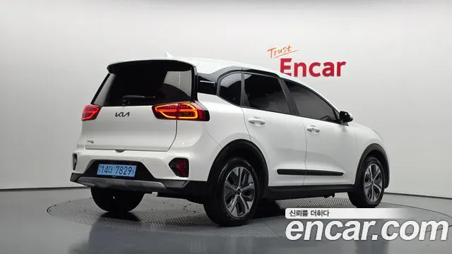 Kia Niro — Фото автомобиля 2