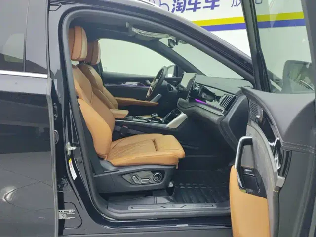 BYD Tang — Фото автомобиля 8