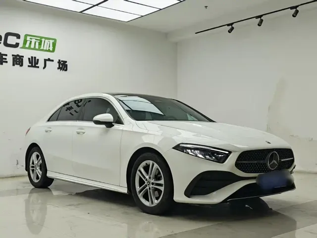Mercedes-Benz A-Class — Фото автомобиля 3