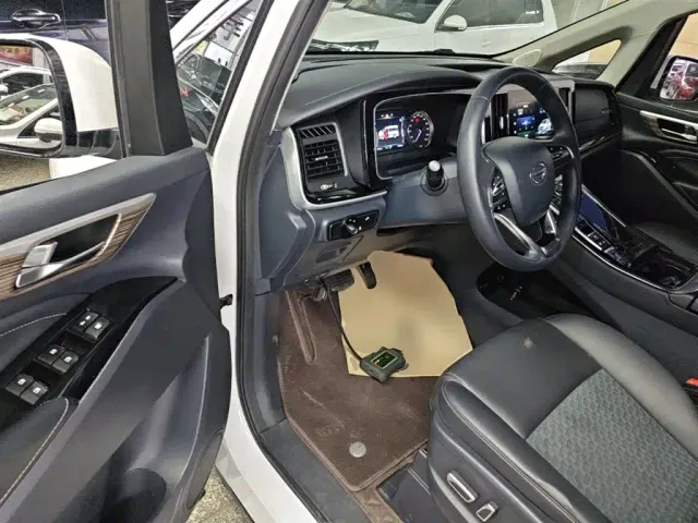 GAC Trumpchi M8 — Фото автомобиля 15