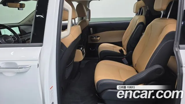 Kia Carnival Generation 4 — Фото автомобиля 16