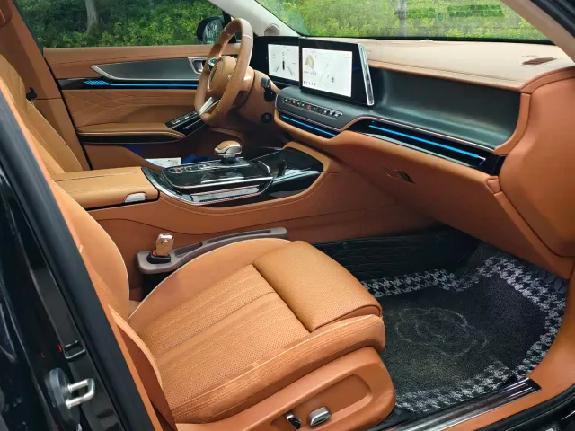 Hongqi H9 — Фото автомобиля 10