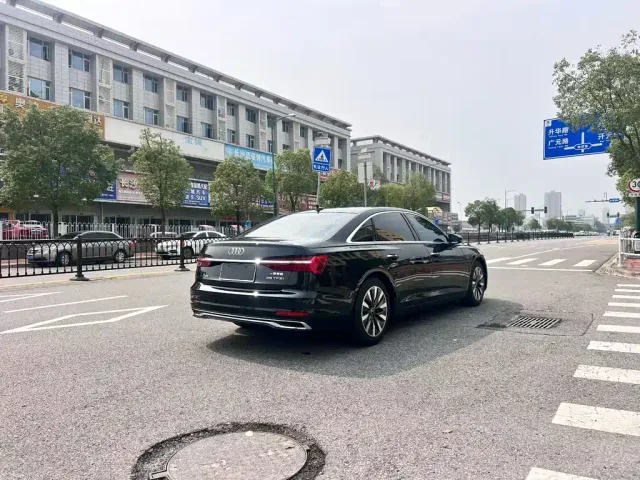Audi A6L — Фото автомобиля 9