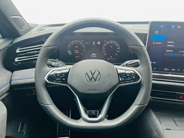 Volkswagen Tiguan L — Фото автомобиля 10