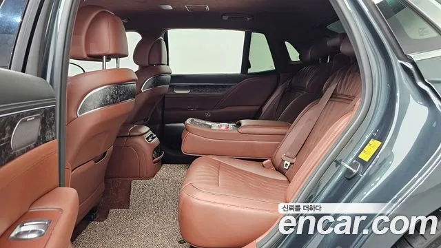 Genesis G90 Бензин 3.5 турбо AWD — Фото автомобиля 10